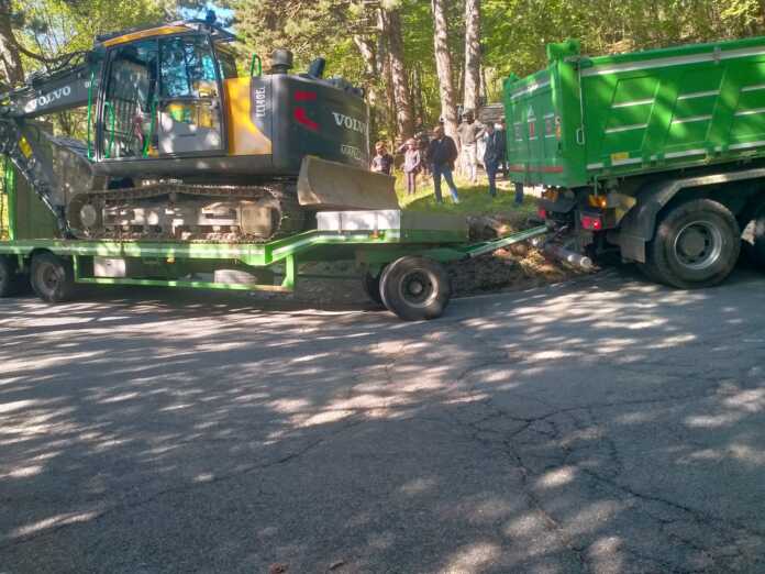 Camion incastrato strada resinelli 2025 Camion incastrato strada resinelli 2025