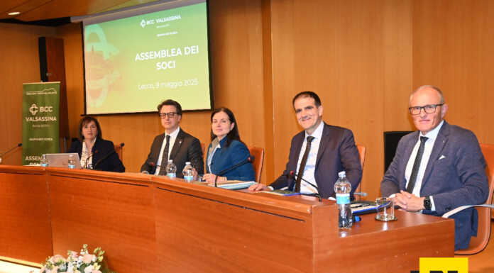 BCC Valsassina chiude il 2024 con utile record da 9,4 milioni Da sinistra, la direttrice Ivana Ciresa, il presidente Giovanni Combi, il Notaio Laura Piffaretti, il vice presidente Davide Rizzi e il presidente del collegio sindacale Francesco Galli
