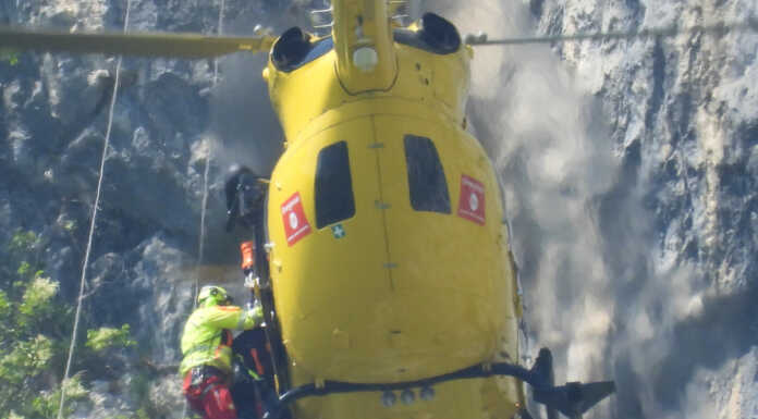 Cade per 10 metri da un sentiero in zona Medale: elisoccorsa (foto) Elisoccorso Bergamo Antimedale Lecco