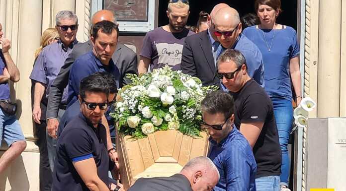 A Mandello in tanti per l’addio a Luca Gallo: “Dio ti ha chiamato a giocare nella sua squadra”