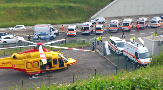Incidente tra un camion e un pullman in Pedemontana, morta una donna
