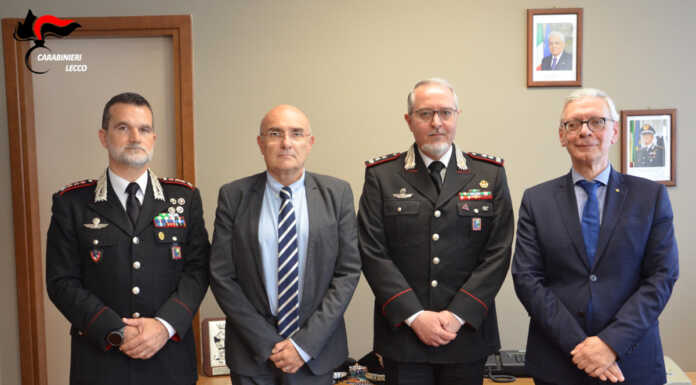 Visita istituzionale a Lecco: il Generale De Riggi incontra i Carabinieri della provincia Da sinistra,, il Comandante Provinciale Colonnello Nicola Melidonis, Il Procuratore di Lecco Ezio Basso, il Generale di Divisione Giuseppe De Riggi Comandante della Legione Carabinieri “Lombardia” e il Prefetto di Lecco Sergio Pomponio