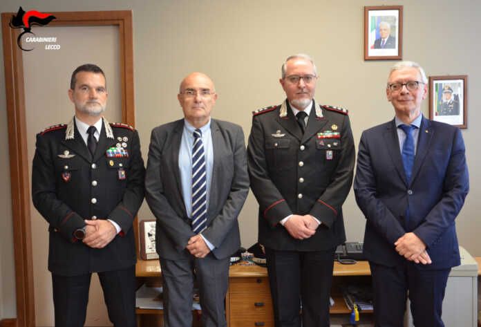 Da sinistra,, il Comandante Provinciale Colonnello Nicola Melidonis, Il Procuratore di Lecco Ezio Basso, il Generale di Divisione Giuseppe De Riggi Comandante della Legione Carabinieri “Lombardia” e il Prefetto di Lecco Sergio Pomponio