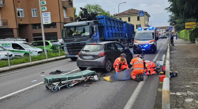Vercurago: incidente auto moto lungo via Roma