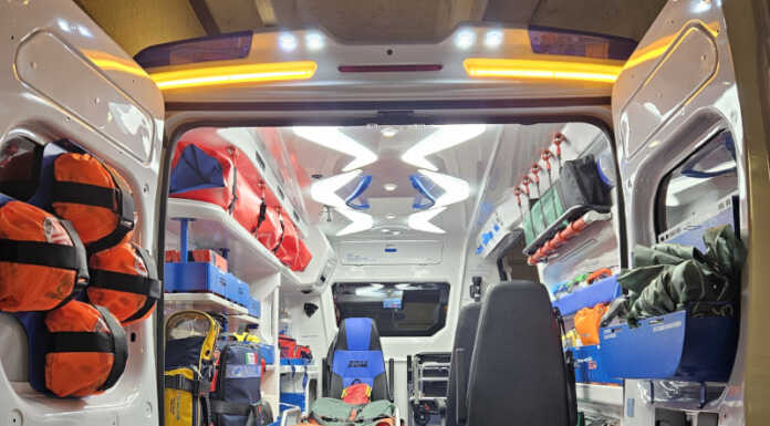 Giovane di 27 anni investito in viale della Costituzione a Lecco ambulanza generica