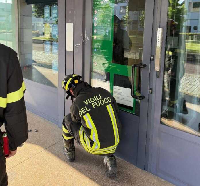 bancomat-nibionno-vigili del fuoco