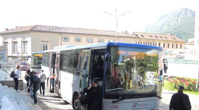 Estate senza treni. Rebus traffico a Lecco e il terminal dei bus si sdoppia