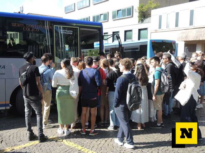 bus sostitutivi-treni-stazione-lecco-2025-turisti-6