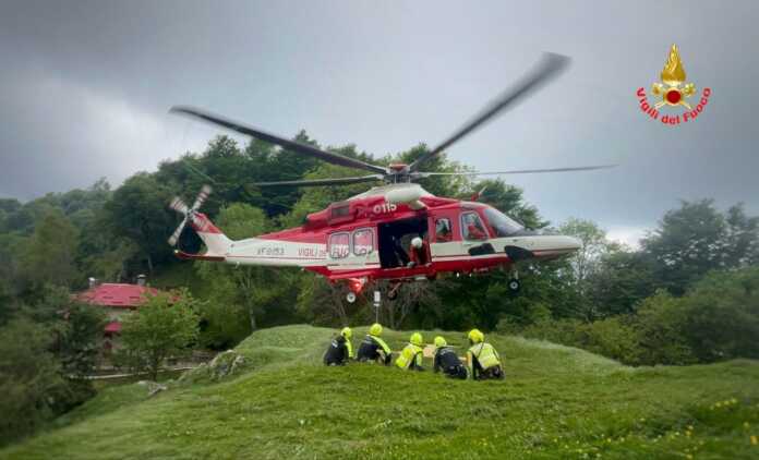 photo_5895747507990939740_y