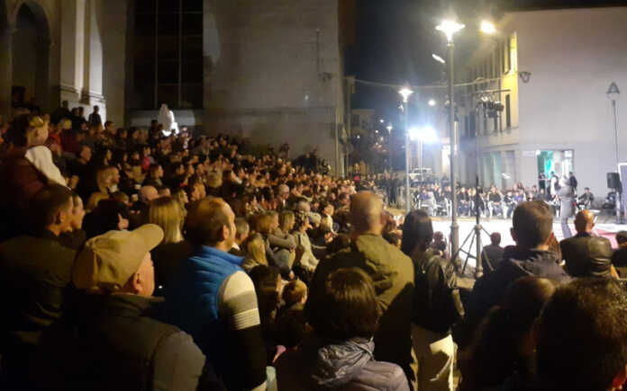 qua e la per piazze e cortili olginate