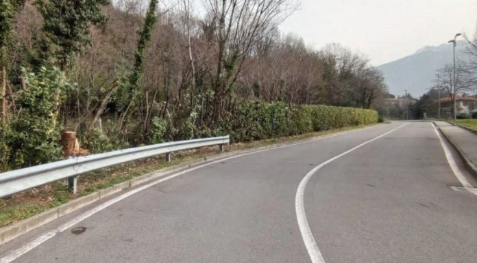 Taglio del verde a bordo strada, si inizia da Chiuso