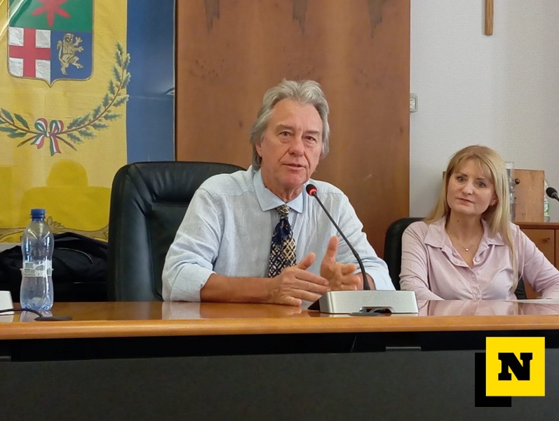 Colico Resta a Lecco provincia conferenza