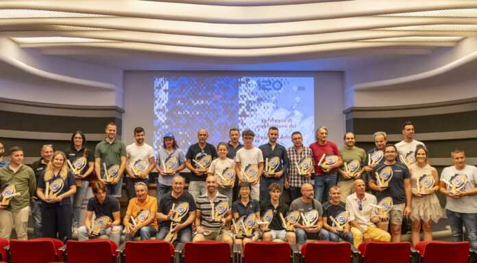 A Lecco, ACI Sport Lombardia premia i suoi campioni: orgoglio regionale in pista ACI foto di gruppo di tutti i premiati 2025