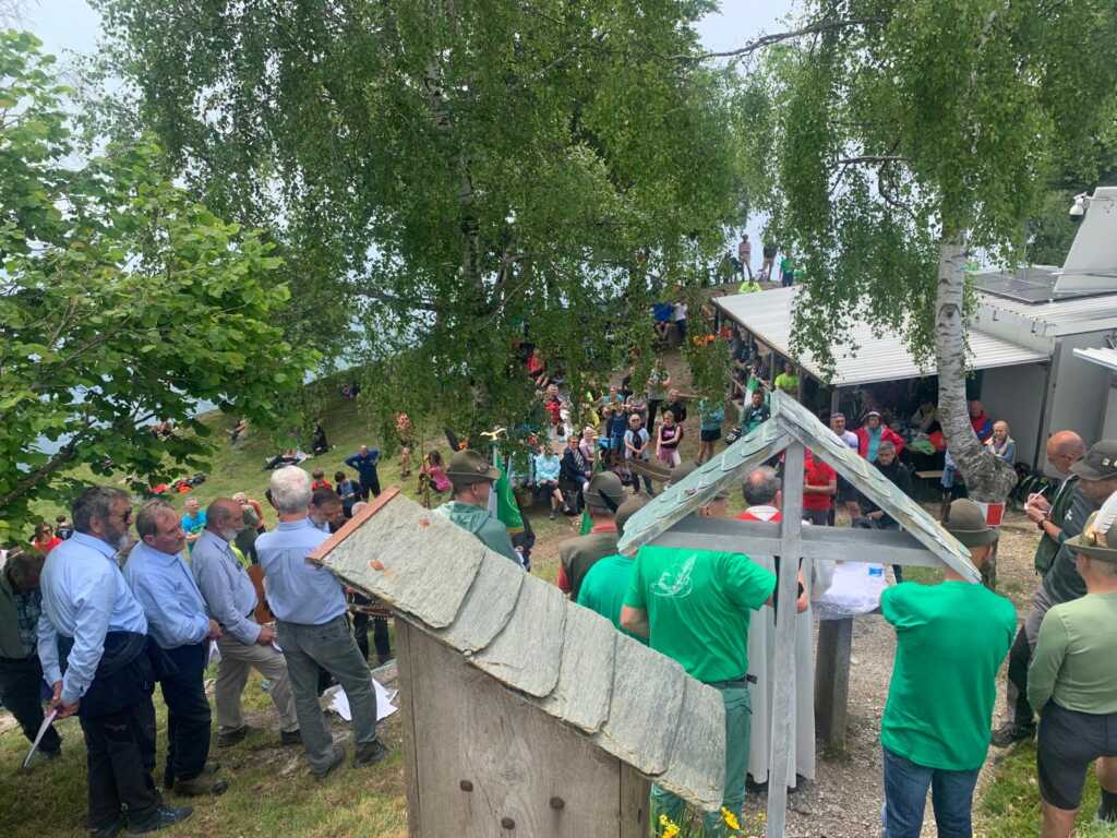 Alpini maggianico chiuso assalto magnodeno 2025 messa