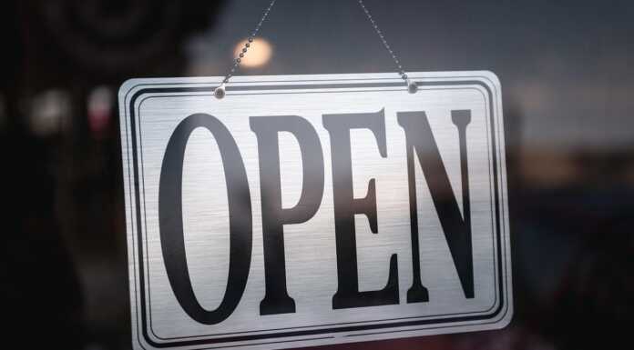 Como e Lecco: imprese in crescita annua, ma il trimestre frena Apertura Open cartello