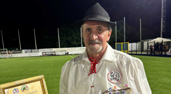 Gigi Pozzoni de’ “I Picétt del Grenta” premiato “Maestro del Folklore Lombardo” Gigi Pozzoni (PIcett del Grenta)