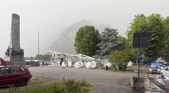 Tromba d’aria su Lecco: “Passeggeri della ruota salvi grazie al gestore”