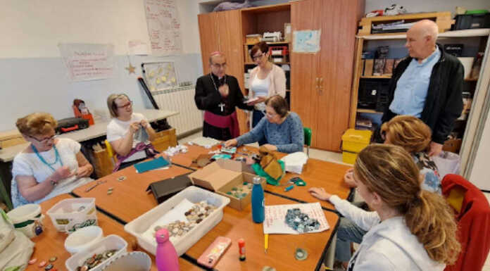 Monsignor Mario Delpini in visita allo SFA di Oggiono e agli appartamenti in co-housing di Bevera