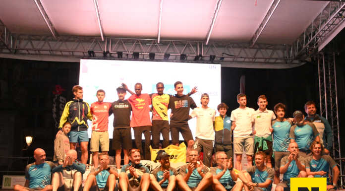 Tutti i premiati della Resegup 2025 Premiazioni Resegup 2025 tutti i premianti nella foto dsi gruppo insieme allo staff di 2Slow ideatrice e organizzatrice dell'evento