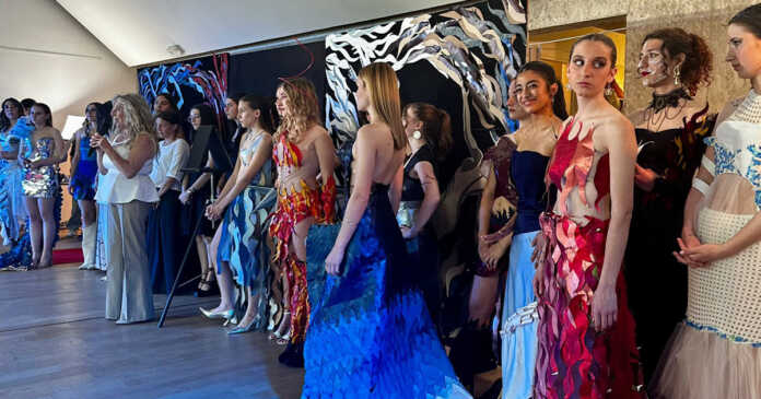 Scuola sfilata carta liceo artistico 20250603 Scuola sfilata carta liceo artistico 20250603