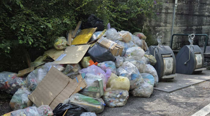 Varenna, Polizia Locale in azione contro l’abbandono di rifiuti e NCC abusivi Abbandono rifiuti Varenna, frazione Pino