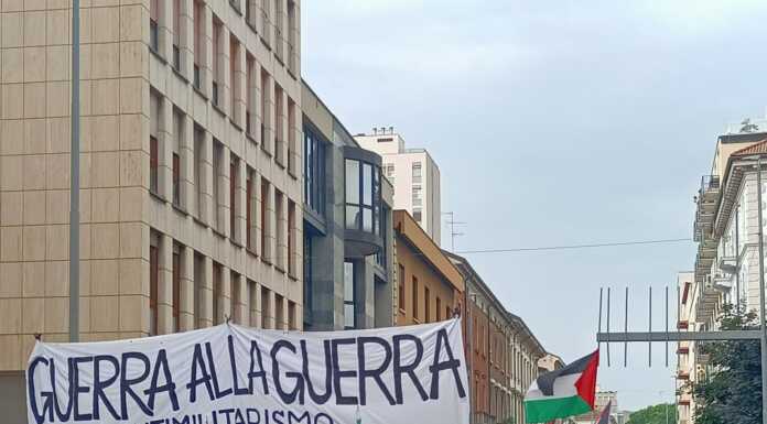 2 giugno, ‘contromanifestazione’ pacifica per le vie della città