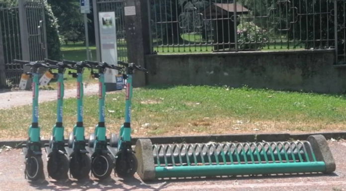 Lecco, monopattini in città. “Riflessioni su una mobilità che deve essere per tutti” monopattini
