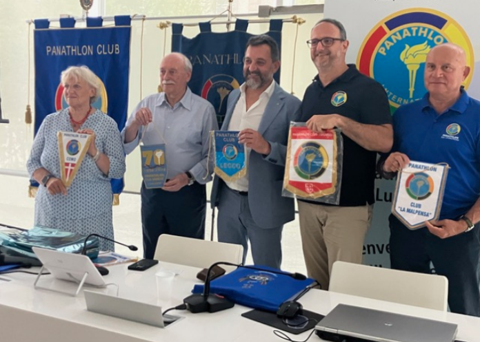 Da sinistra Roberta Zanoni (vice presidente Como), Felice Paranelli (Varese), Andrea Mauri (Lecco), Alberto Stival (Lugano) e Sergio Lato (La Malpensa)