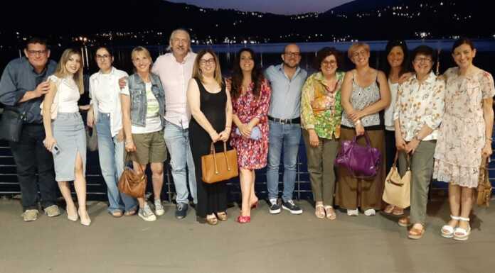 La storica professoressa di inglese Felicita Tavola festeggia la pensione