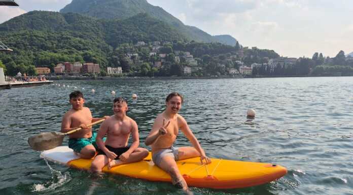 Dall’Eurovision a Lecco, relax sul lago per il rapper estone Tommy Cash