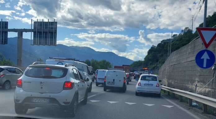 SS36. Rallentamenti per lavori prima di Abbadia, direzione Nord