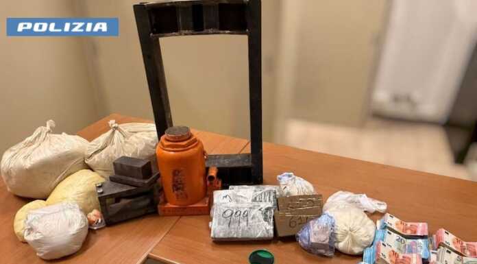 Cologno, scoperto un laboratorio per la preparazione della droga. Arrestato un 49enne