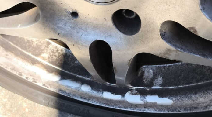 Sgomento a Cernusco: vandalizzata l’auto del sindaco