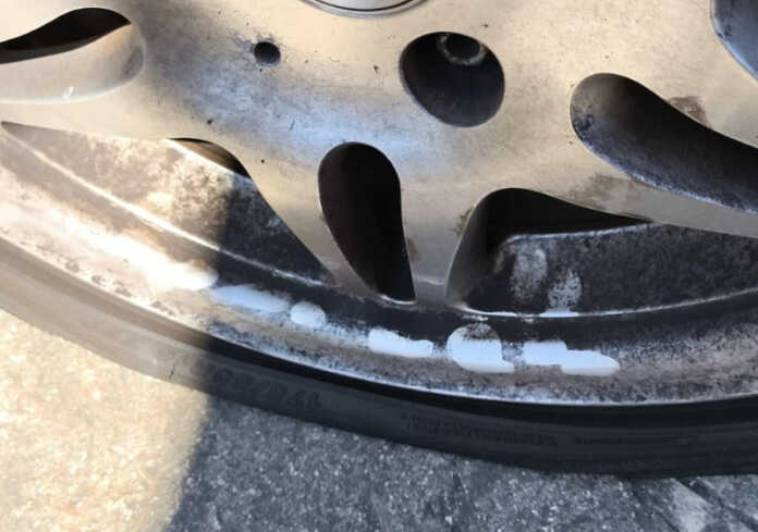 Cernusco_toto_auto_vandalizzata