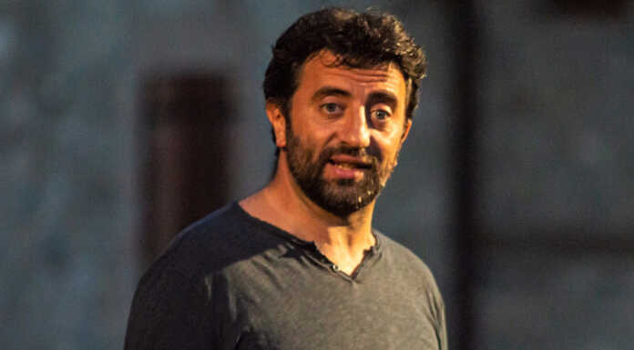 Teatro. Continanza porta Nelson Mandela al Bietti-Buzzi Lecco MArco Continanza Nelson 20250619