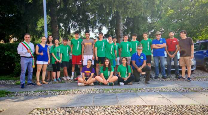 Cernusco, con Util’Estate la vecchia cabina telefonica diventa casetta del bookcrossing