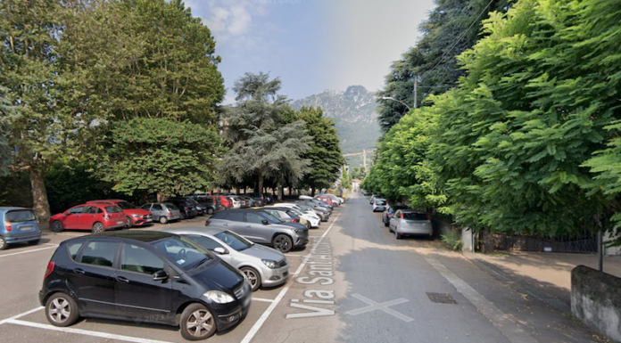 Difficoltà di parcheggio per i lavoratori a Malgrate: “L’amministrazione nega i pass”