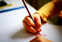 Varenna. Tre nuovi bandi per contributi a nidi, scuole dell’infanzia e mensa (Image by Tho-Ge from Pixabay)