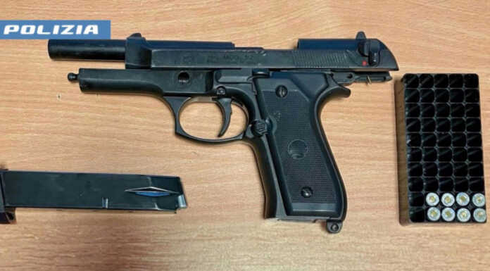 Con la scacciacani sul treno: la Polizia di Stato denuncia un 21enne