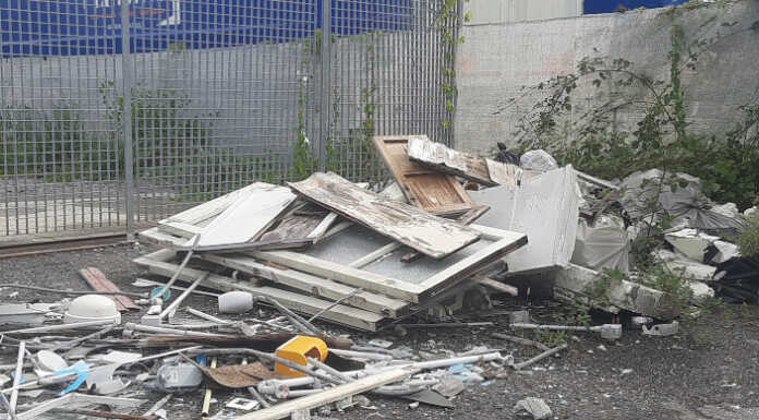 Brivio, discarica a cielo aperto in via Cartiera