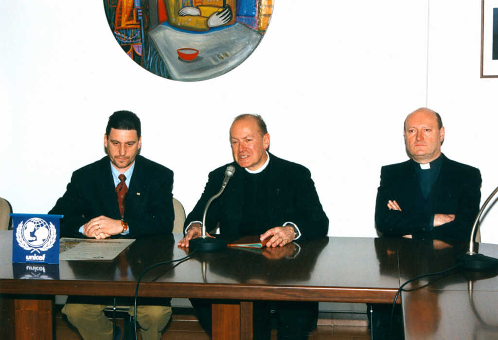 Da sinistra, ex sindaco Marco Molgora, don Piero Cecchi e il vescovo Gianfranco Ravasi