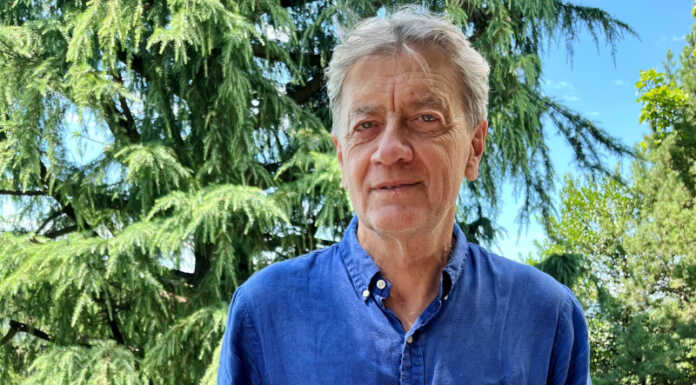 Progetto Polis. Da Poste Italiane una pergamena di ringraziamento al sindaco di Calolzio