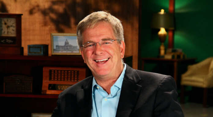Al giornalista Rick Steves il titolo di ambasciatore di Varenna nel mondo