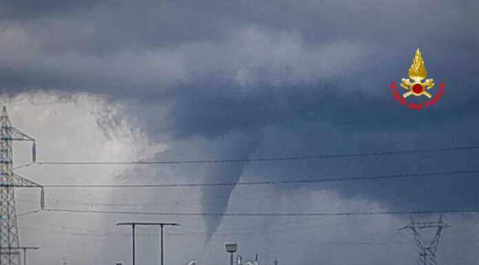 Tromba d’aria a Verderio: alberi abbattuti e tetti scoperchiati tromba aria