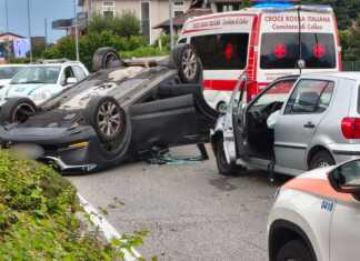 Sicurezza stradale: prevenzione ed educazione per ridurre distrazione, prima causa di incidenti Colico incidente auto ribaltata