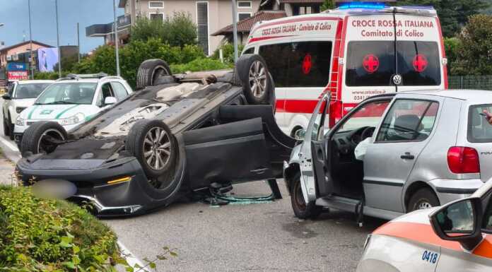 Grave incidente a Colico lungo via Nazionale Nord (Sp72) Colico incidente auto ribaltata
