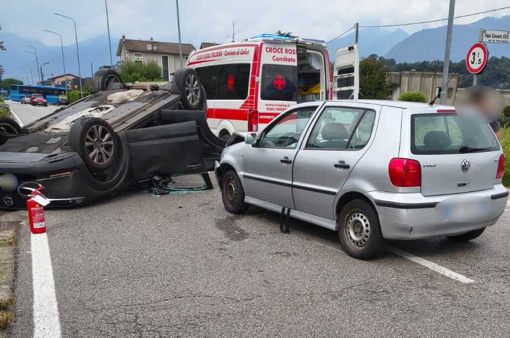 Colico incidente auto ribaltata