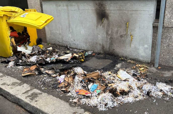 incendio-bidoni lungolago lecco