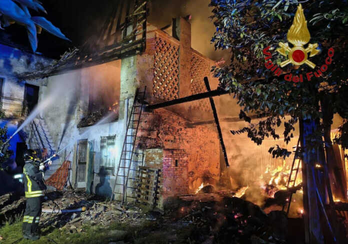 incendio cascinale monticello