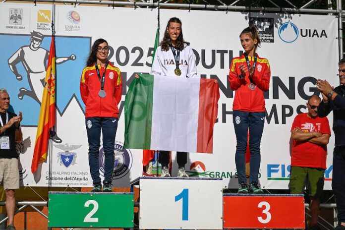 martina pozzi-mondiali skyrunning abruzzo 2025-medaglia doro2 martina pozzi-mondiali skyrunning abruzzo